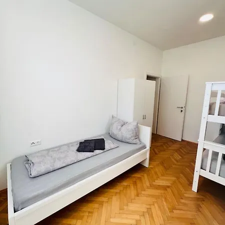 Apartamento Rebuli - - Zentral Leben In Der Top3 Leitendorf
