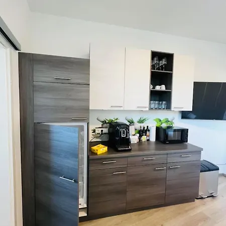 Rebuli - - Zentral Leben In Der Top3 Leitendorf