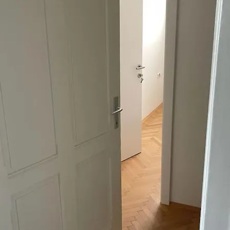 Rebuli - - Zentral Leben In Der Top3 * Leitendorf